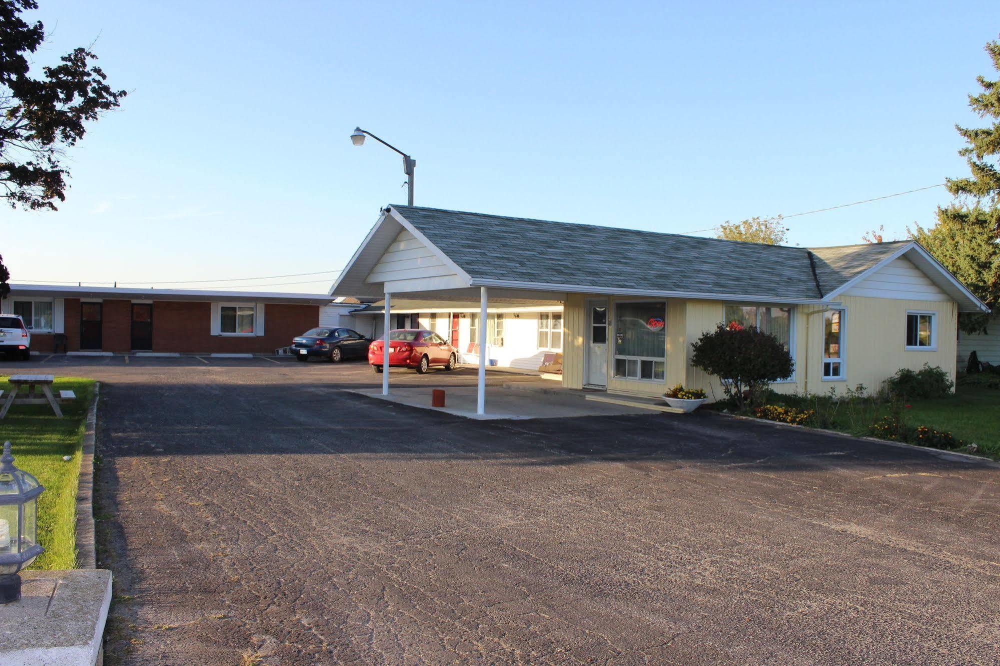 Colonial Motel Chatham-Kent Dış mekan fotoğraf